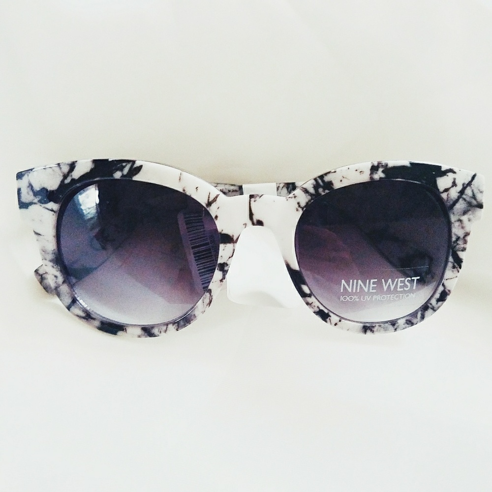 Nine West Fashion B&W Marble Print
